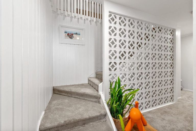 Photo of property in 25 Maxwelton Drive, Mairangi Bay, Auckland, 0630