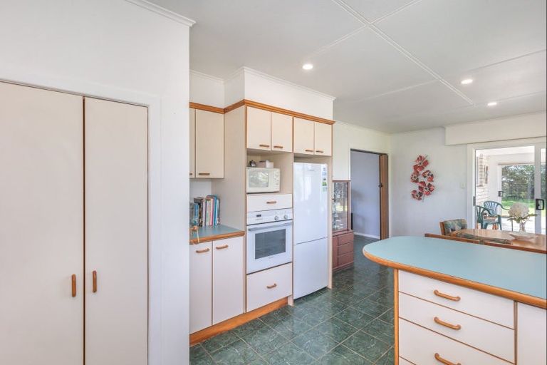 Photo of property in 208 Lindsay Road, Levin, 5510