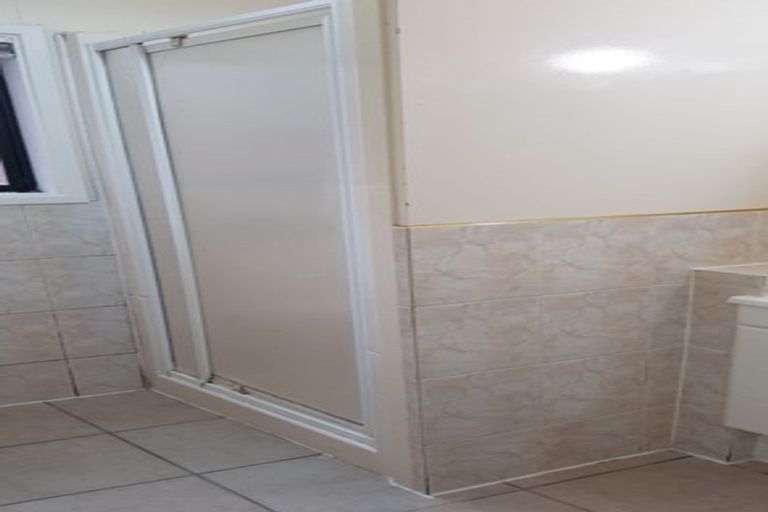 Photo of property in 39 Ribbonwood Crescent, Goodwood Heights, Auckland, 2105