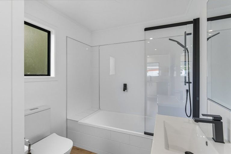 Photo of property in 42 Quinn Road, Levin, 5510