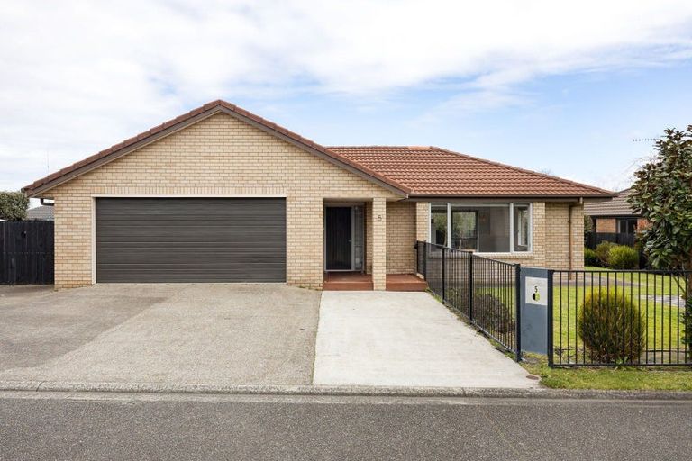 Photo of property in 5 Compton Grove, Huntington, Hamilton, 3210