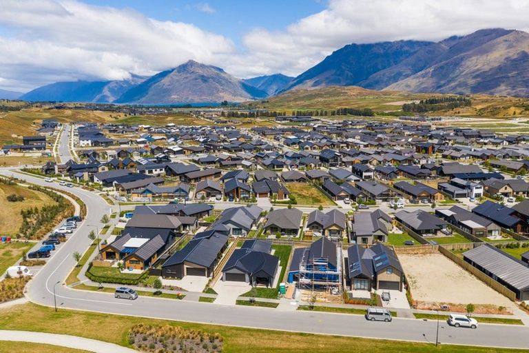 Photo of property in 21 Bannister Street, Jacks Point, Queenstown, 9371