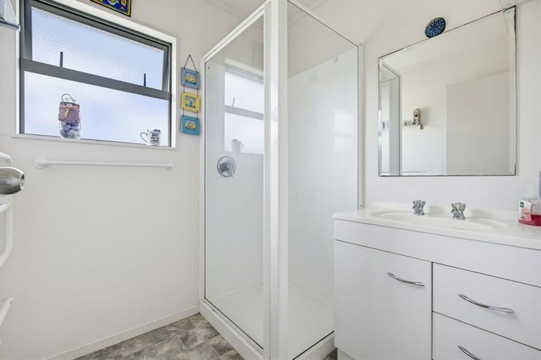 Photo of property in 16 Seascape Lane, Coopers Beach, 0420