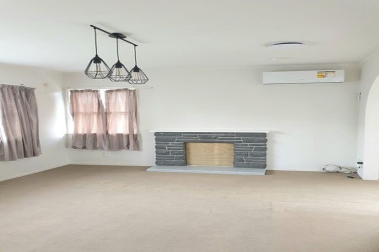 Photo of property in 47 Fairclough Road, Beach Haven, Auckland, 0626