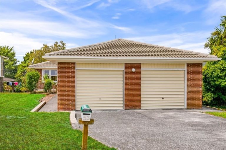 Photo of property in 53 Manhattan Heights, Glendene, Auckland, 0602