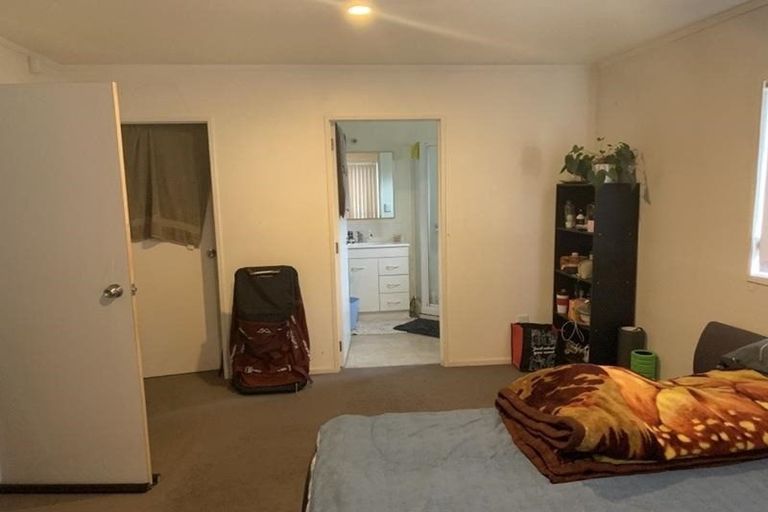 Photo of property in 1/15 Lizzie Lane, Clover Park, Auckland, 2019