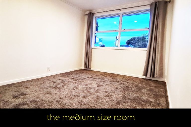 Photo of property in 302 Lincoln Road, Henderson, Auckland, 0610