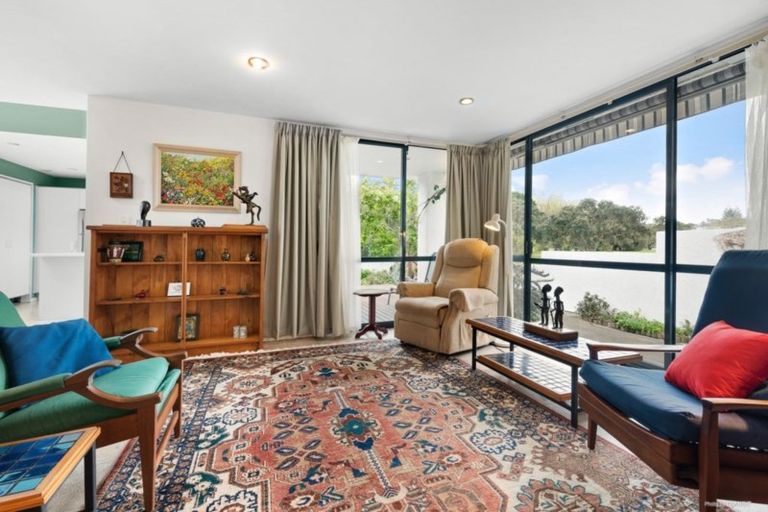 Photo of property in 2/72 Wairoa Road, Narrow Neck, Auckland, 0624