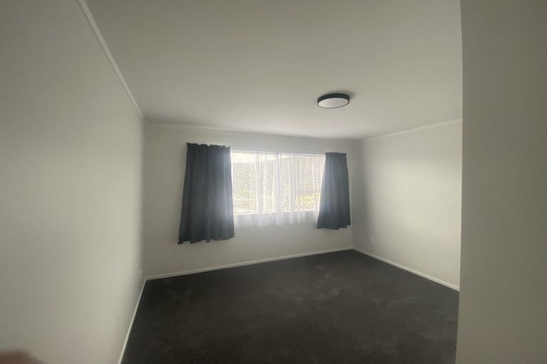 Photo of property in 15b Gribble Grove, Stokes Valley, Lower Hutt, 5019