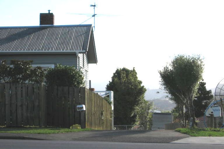 Photo of property in 2/4194 Great North Road, Glendene, Auckland, 0602