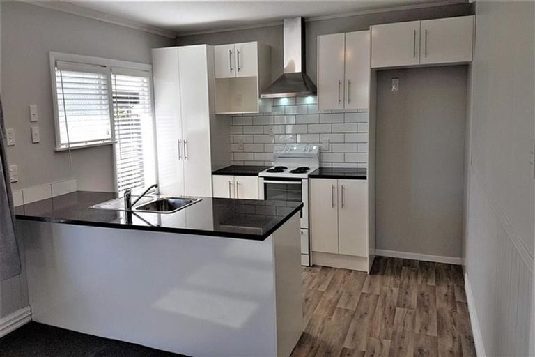 Photo of property in 6 Electra Place, Mangere, Auckland, 2022