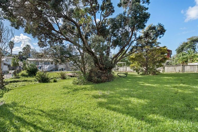 Photo of property in 1/39 Langton Road, Stanmore Bay, Whangaparaoa, 0932