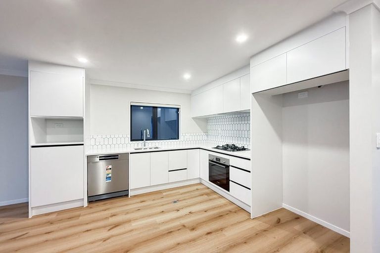 Photo of property in 38 Astoria Place, Northpark, Auckland, 2013
