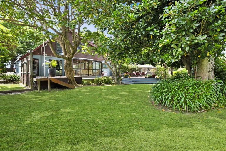 Photo of property in 17 Sunny Glen, Waikanae, 5036