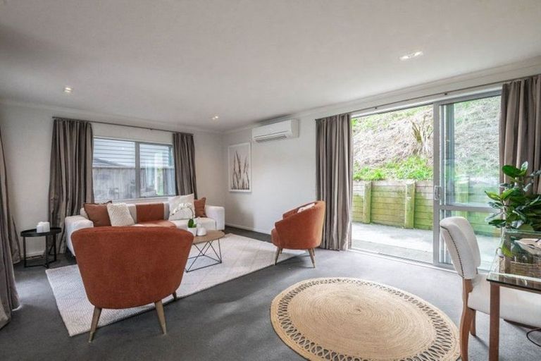 Photo of property in 10 Flotilla Place, Whitby, Porirua, 5024