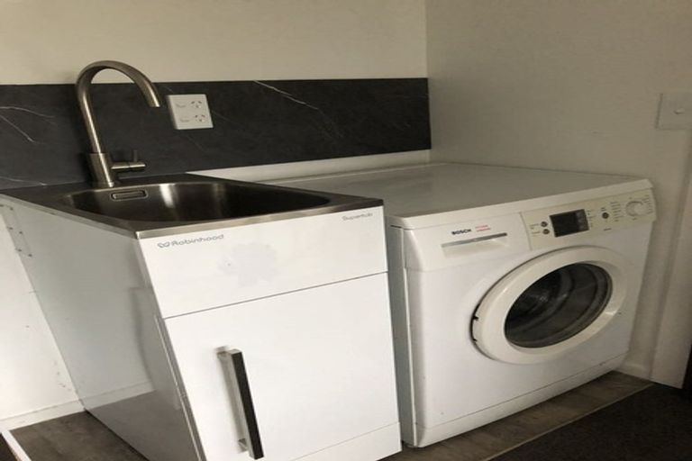 Photo of property in 3/27 Rangitoto Terrace, Milford, Auckland, 0620