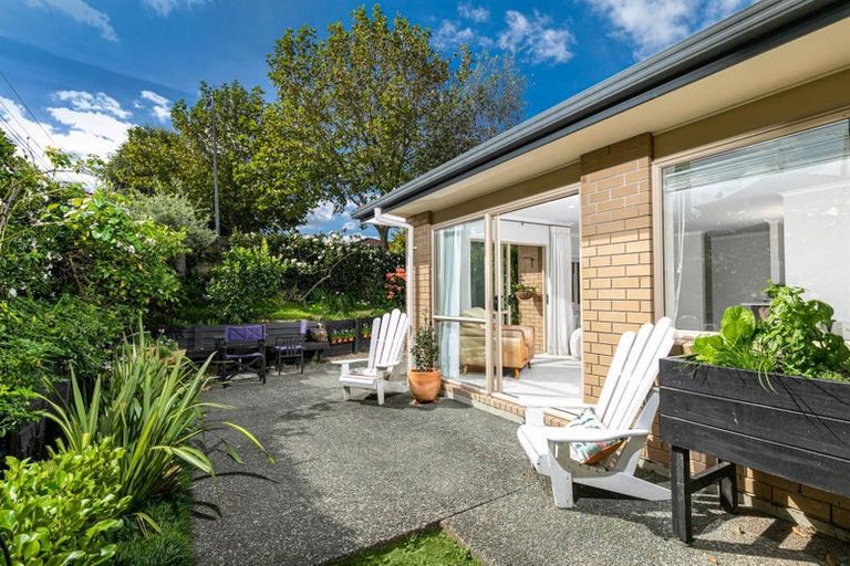 Photo of property in 1 Chloe Place, Massey, Auckland, 0614