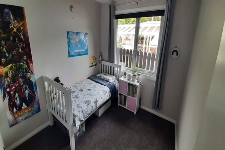 Photo of property in 12 Forest Road, Pinehaven, Upper Hutt, 5019