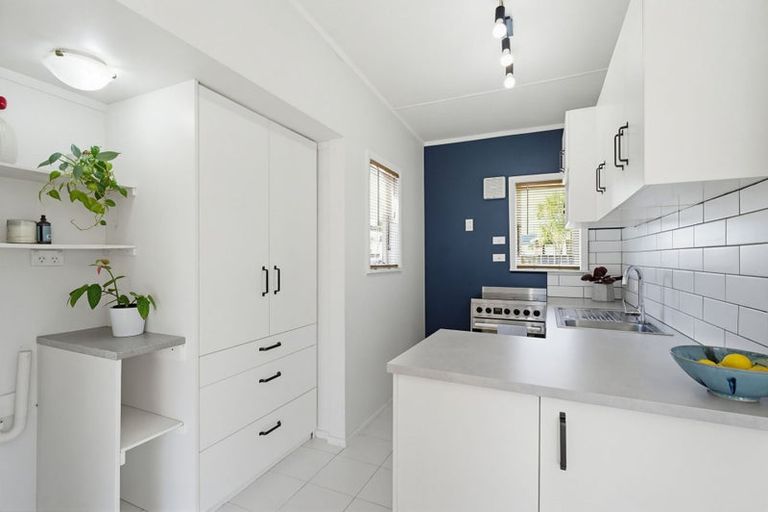 Photo of property in 1 Te Kupe Road, Paraparaumu Beach, Paraparaumu, 5032