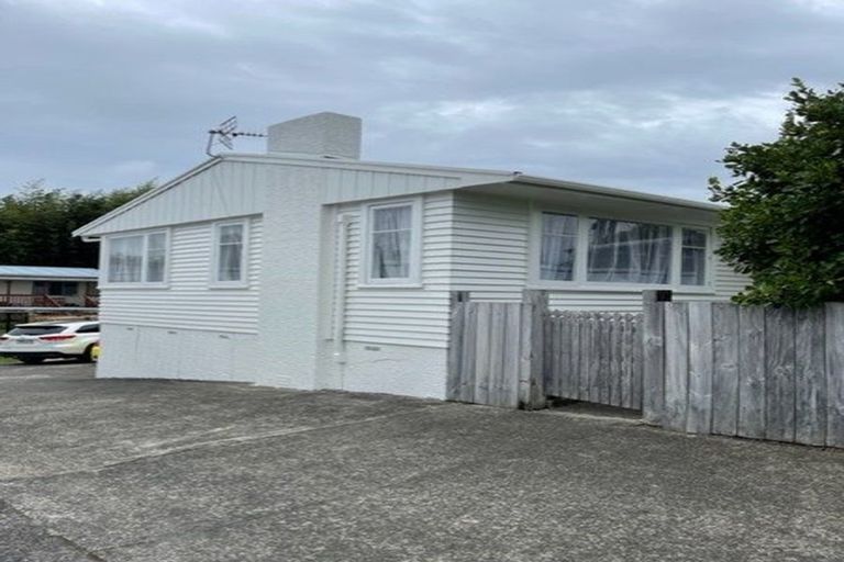 Photo of property in 6 Powell Place, Henderson, Auckland, 0610