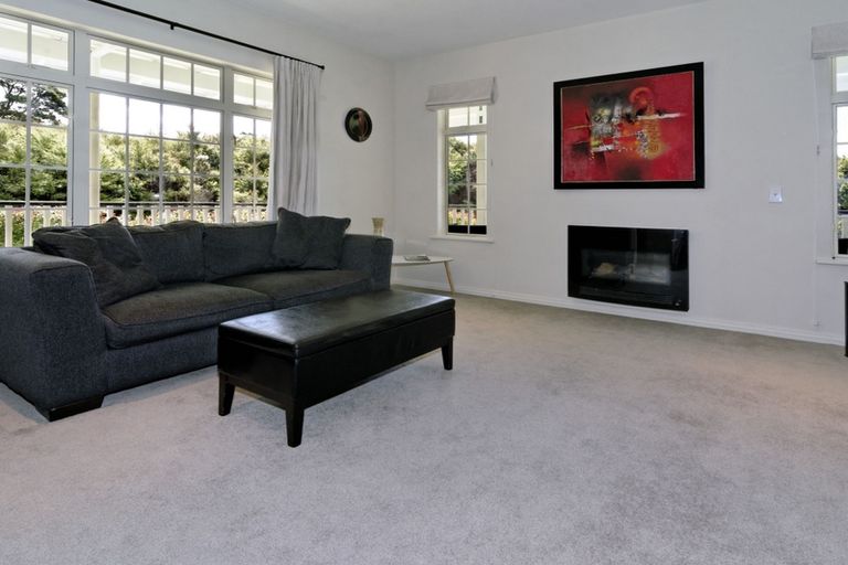 Photo of property in 33 Cochran Road, Oratia, Auckland, 0604