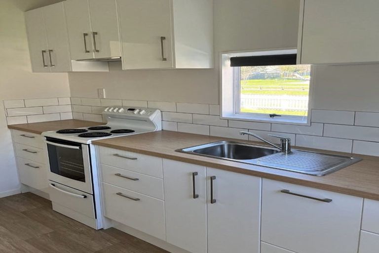 Photo of property in 1 Waimarie Park, Levin, 5510