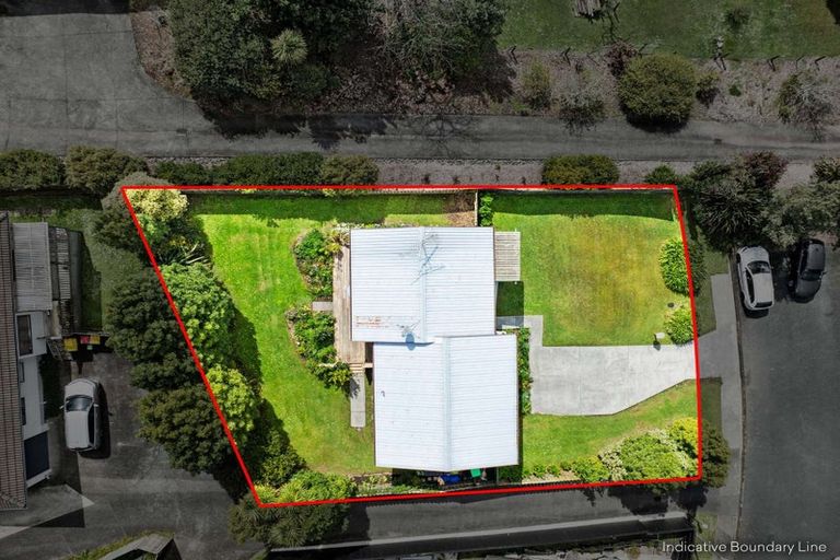 Photo of property in 28 Kotinga Avenue, Glen Eden, Auckland, 0602