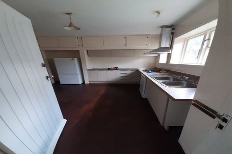 Photo of property in 38 Sunshine Avenue, Karori, Wellington, 6012