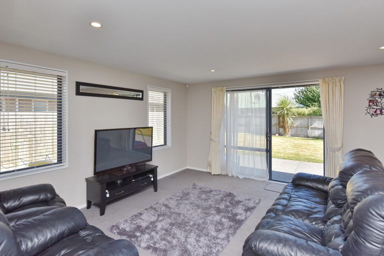 Photo of property in 15 Taggart Place, Sockburn, Christchurch, 8042