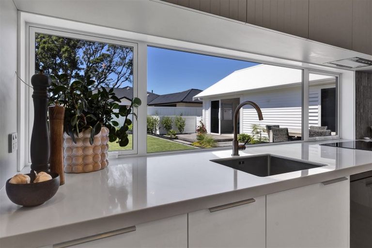 Photo of property in 30 Nadine Stanton Drive, Bell Block, New Plymouth, 4312