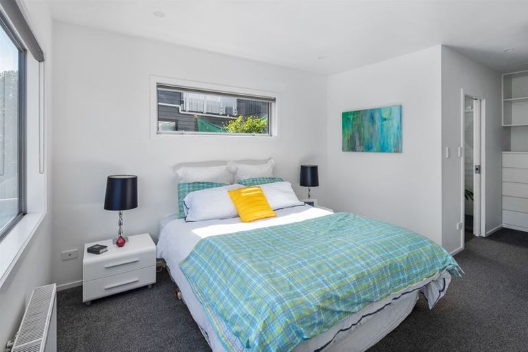 Photo of property in 221 Houghton Bay Road, Houghton Bay, Wellington, 6023