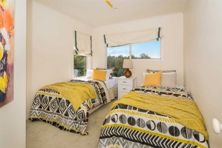 Photo of property in 22 Dene Court Lane, Greenhithe, Auckland, 0632