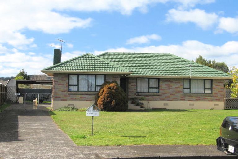 Photo of property in 14 Salas Place, Papakura, 2110