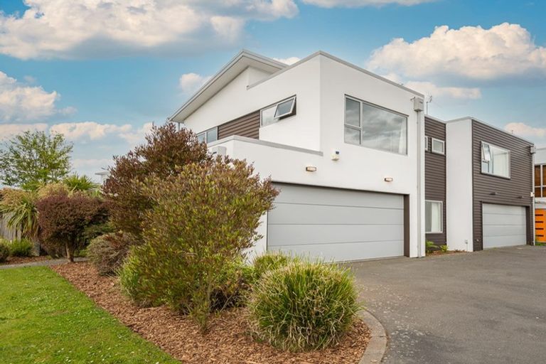 Photo of property in 34a Packe Street, Edgeware, Christchurch, 8013