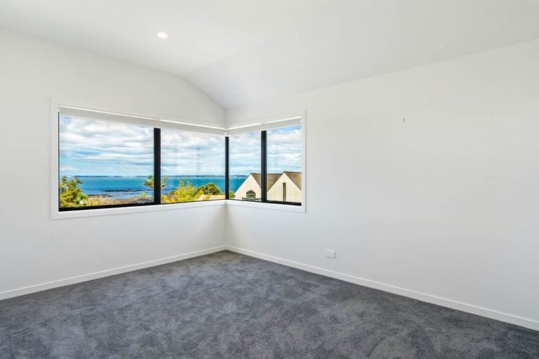 Photo of property in 12b Newburn Road, Waiake, Auckland, 0630