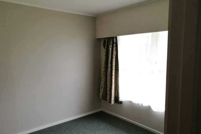 Photo of property in 2/18 Anne Road, Hillcrest, Auckland, 0627