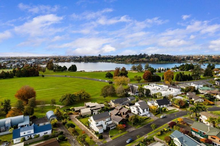 Photo of property in 53 Gilbass Avenue, Hamilton Lake, Hamilton, 3204