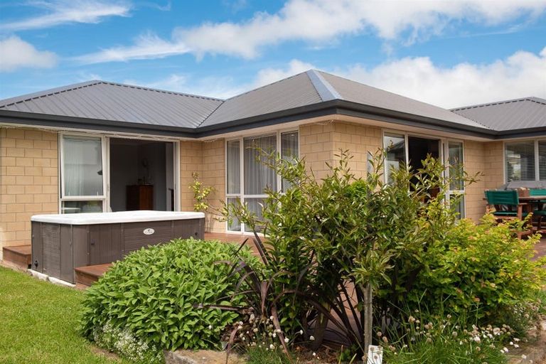 Photo of property in 7 Eric Batchelor Place, Waimate, 7924