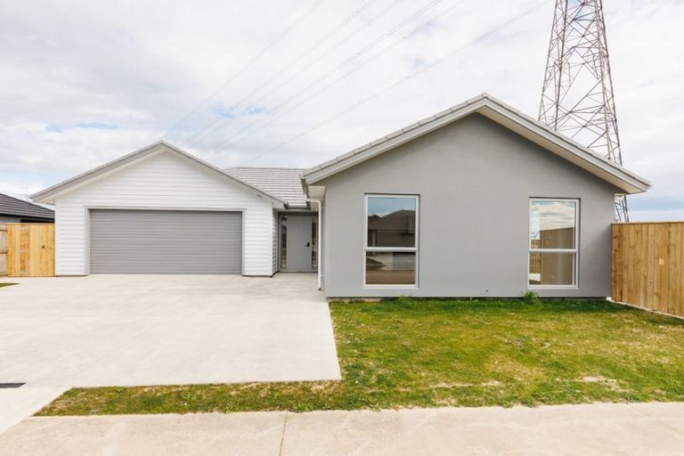 Photo of property in 49 Atlantic Drive, Fitzherbert, Palmerston North, 4410