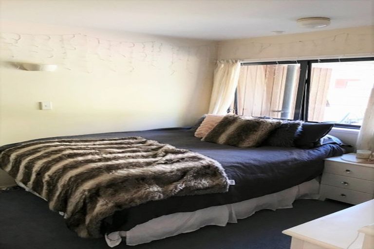 Photo of property in 6/3 The Avenue, Albany, Auckland, 0632