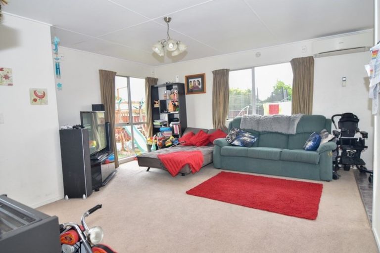 Photo of property in 14 Baillie Crescent, Carterton, 5713