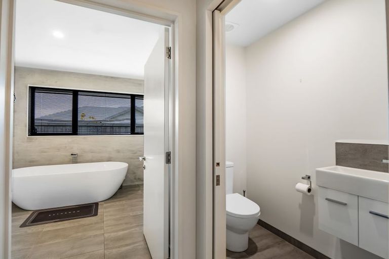 Photo of property in 21 Watkins Drive, Rangiora, 7400