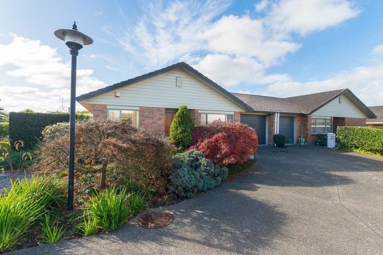 Photo of property in Waimanu Bay Village, 32/1 Piriti Drive, Te Atatu Peninsula, Auckland, 0610