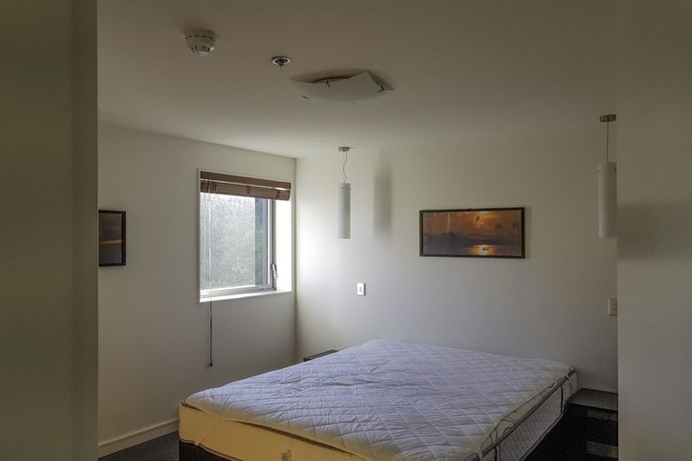 Photo of property in Montreaux Apartments, 5a/164 The Terrace, Wellington Central, Wellington, 6011