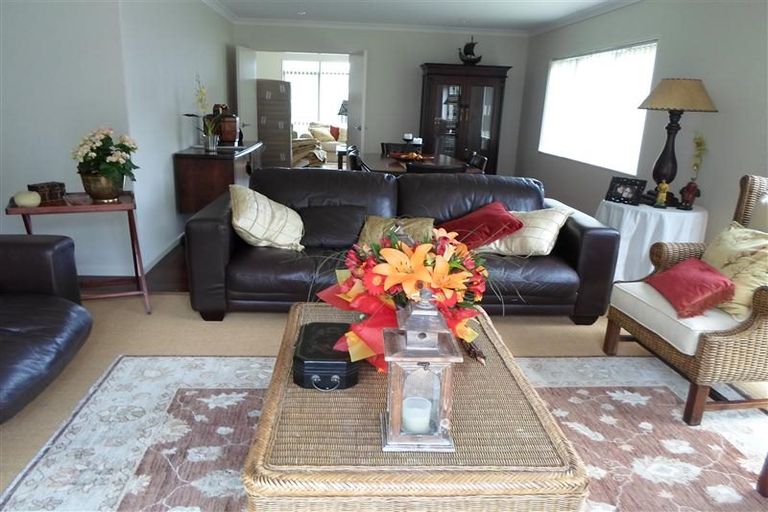 Photo of property in 6 Oak Bark Drive, Schnapper Rock, Auckland, 0632