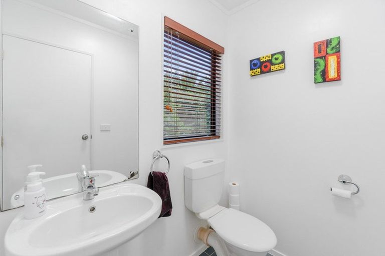 Photo of property in 3 Bluefin Way, West Harbour, Auckland, 0618