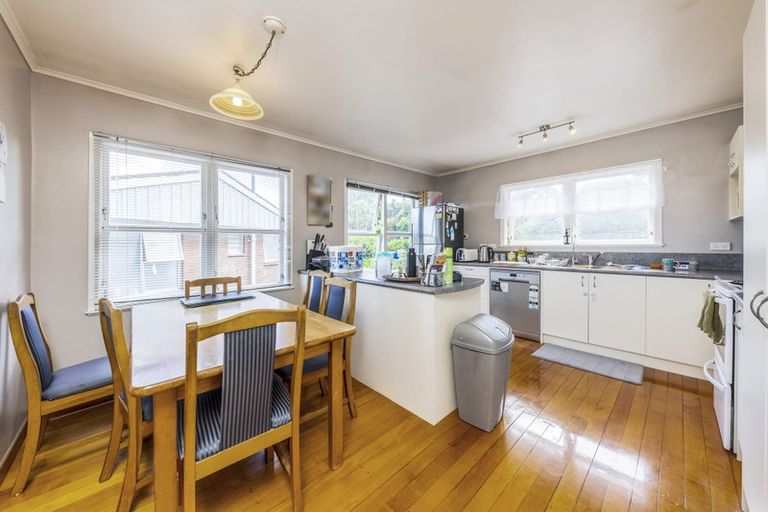 Photo of property in 14 Snell Avenue, Papakura, 2110