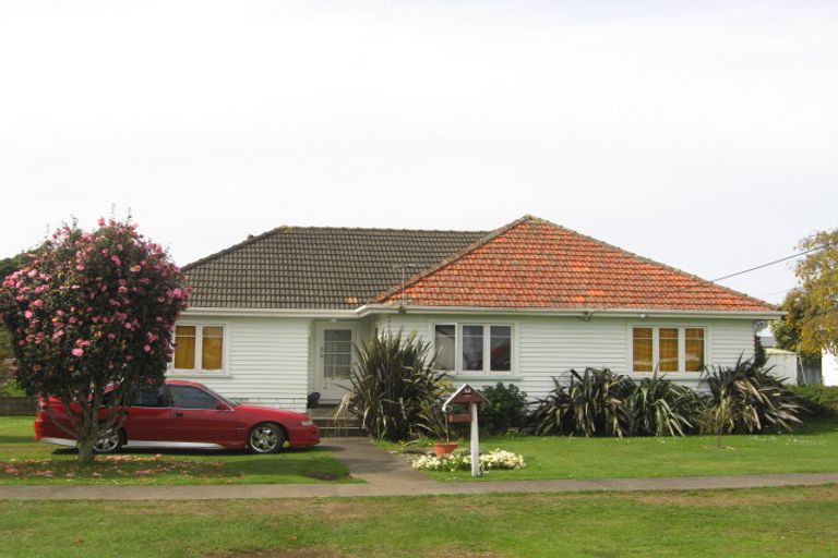 Photo of property in 32 Seymour Street, Waitara, 4320