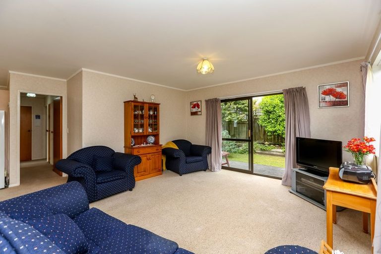 Photo of property in 2/13 Chilman Street, Strandon, New Plymouth, 4312