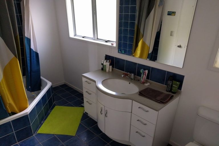 Photo of property in 43a Moire Road, Massey, Auckland, 0614